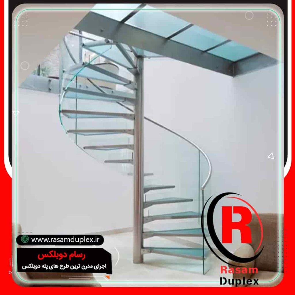 راه پله مارپیچ حول محور کف شیشه ای