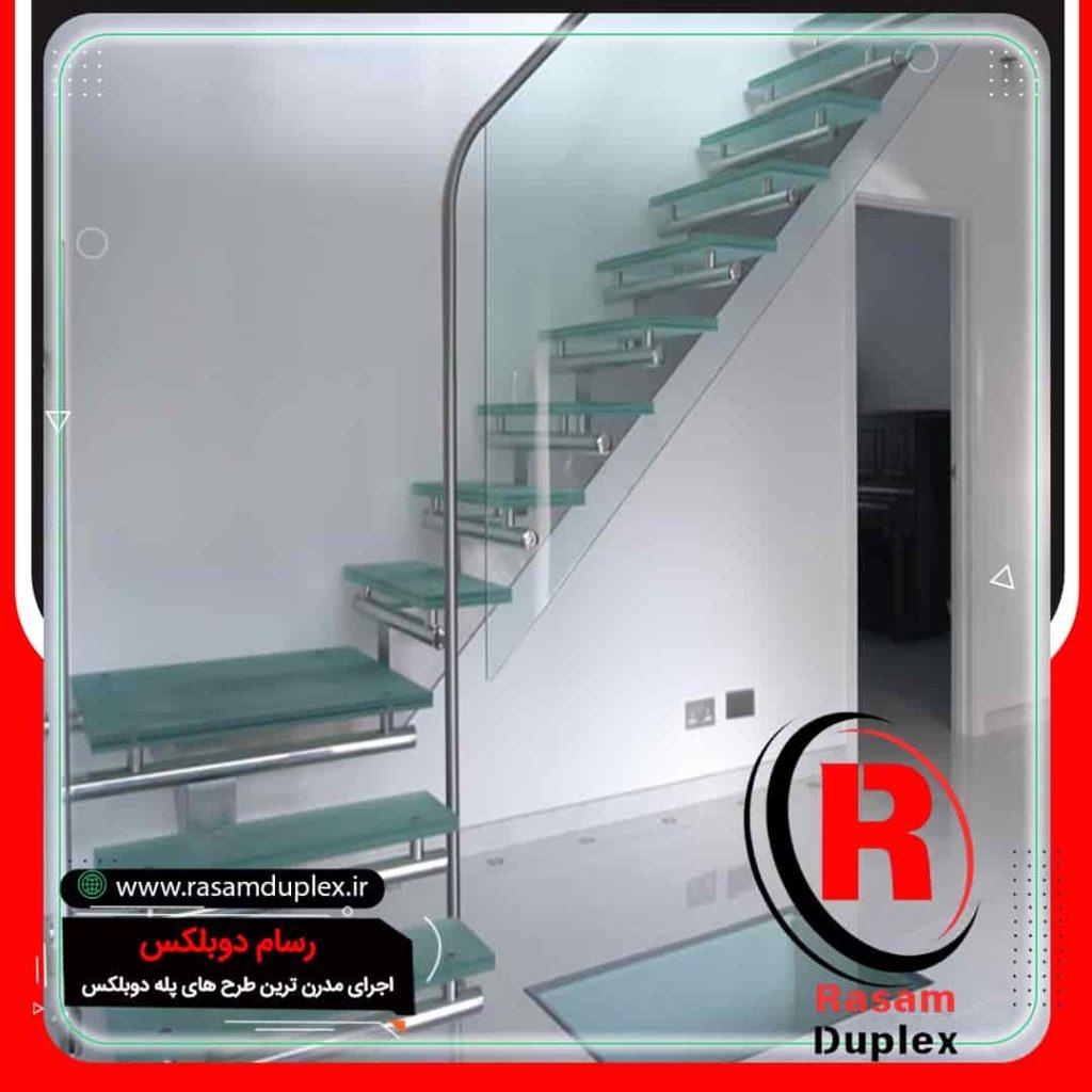 راه پله شمشیری شیشه ای