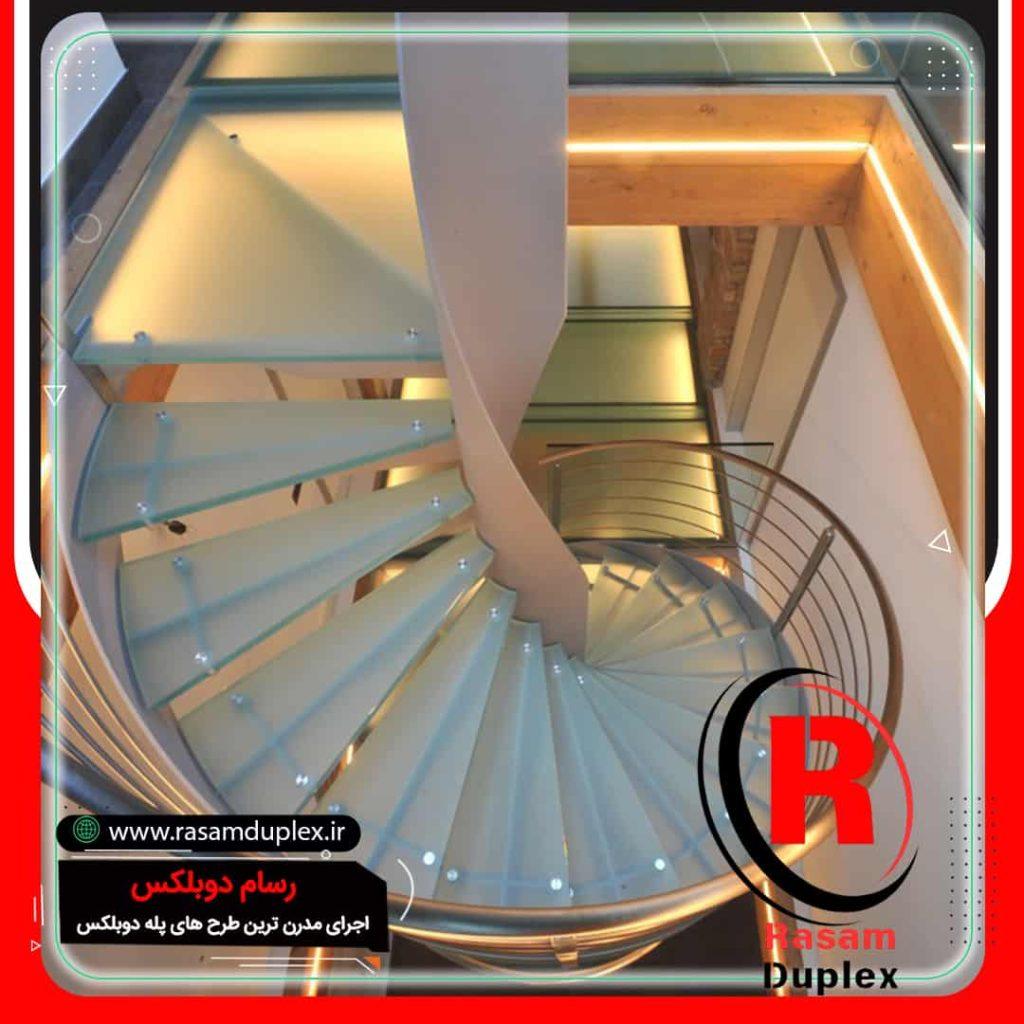 پله پیچ شیشه ای