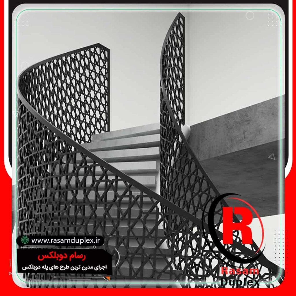 راه پله گرد بیرون ساختمان