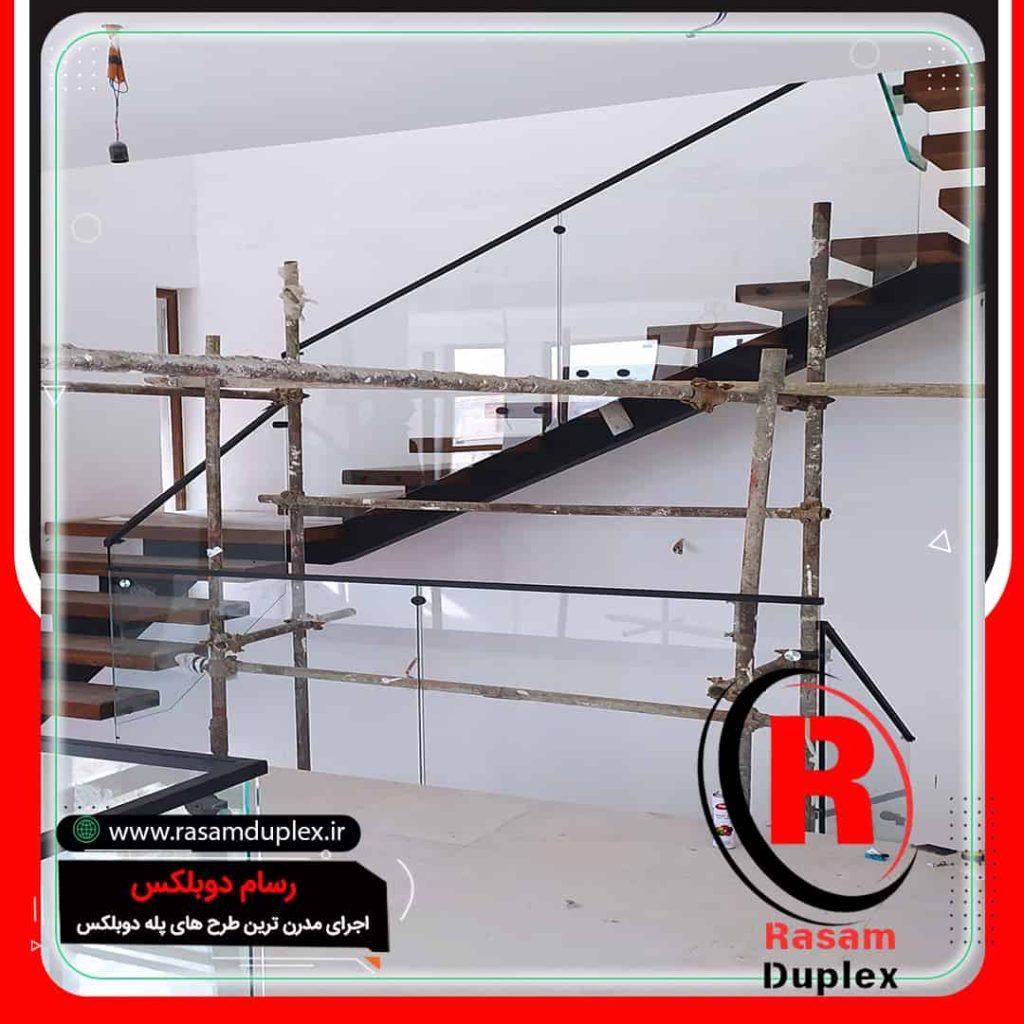 نرده شیشه ای پله تک شاسی