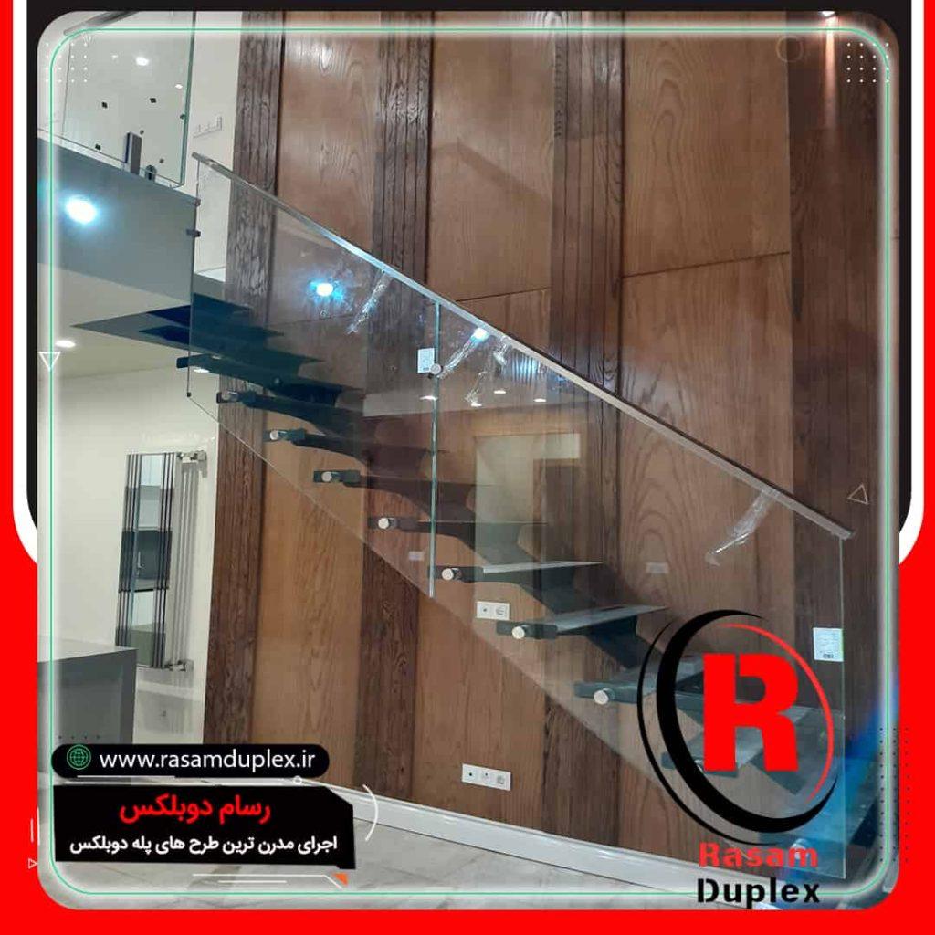 پله تک محور فلزی نرده شیشه ای