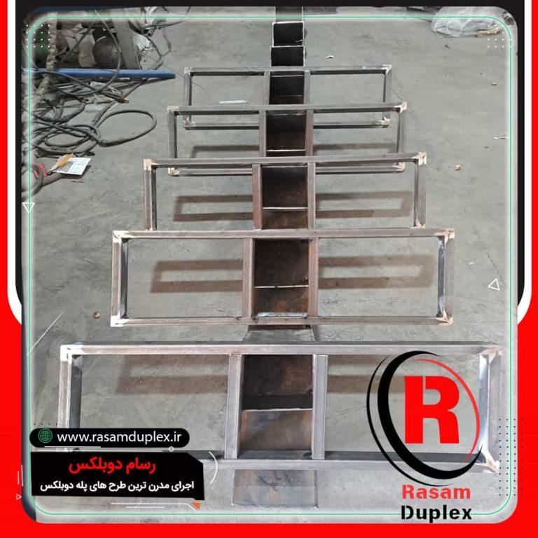 اجرای ساخت راه پله تک محور وسط فلزی چوبی